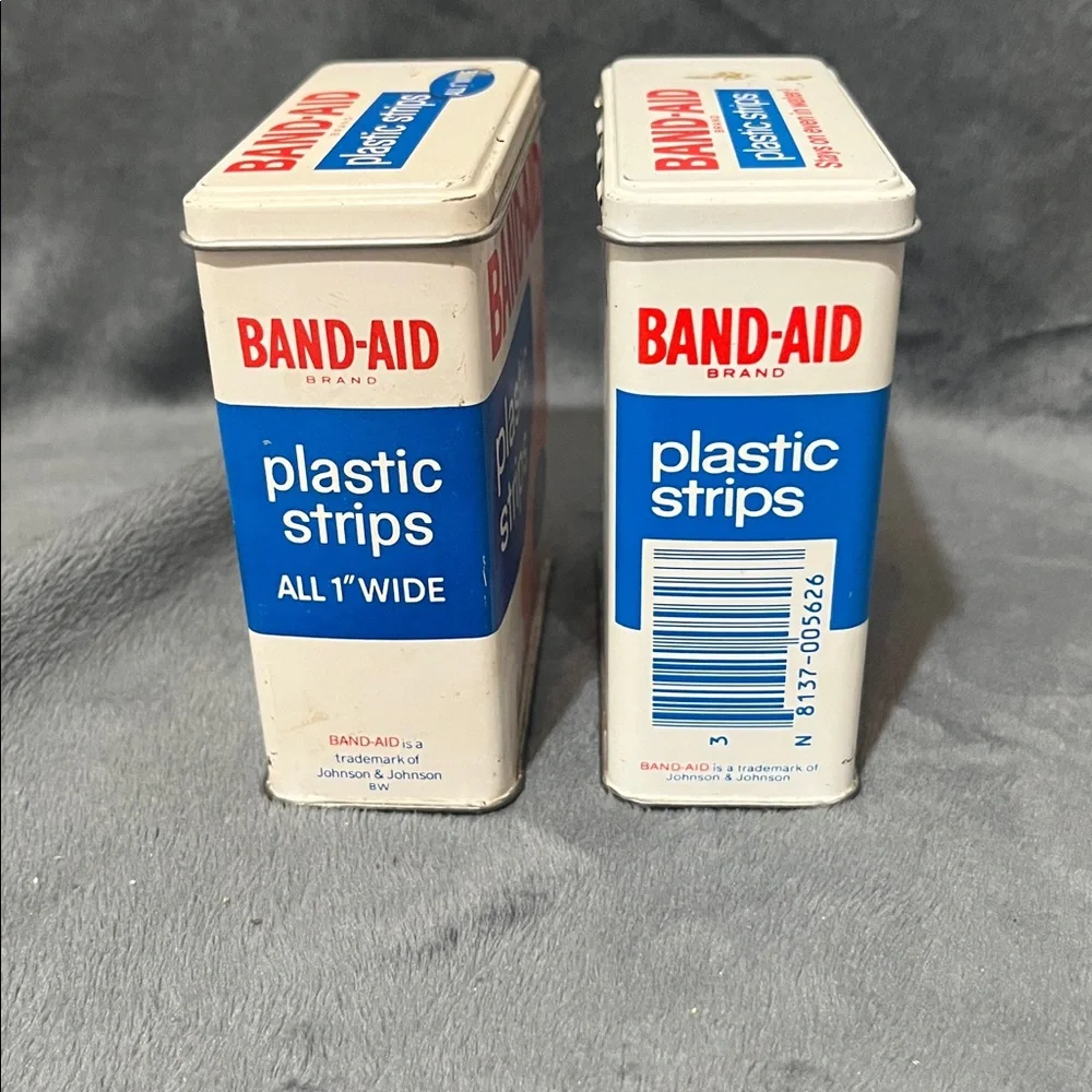 VINTAGE BAND-AID TINS LOT OF 2 decor - Picture 4 of 6